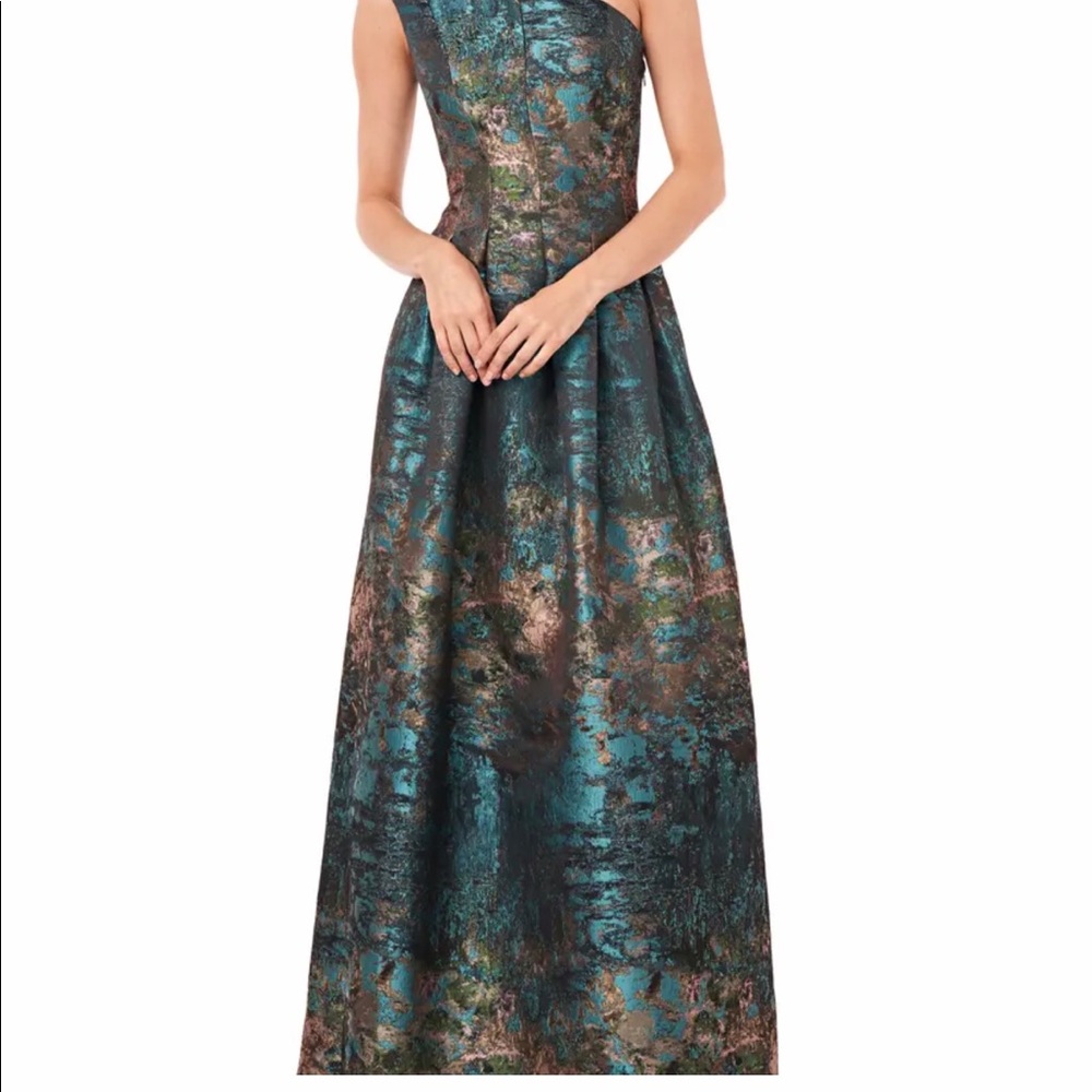 Kay Unger Gown